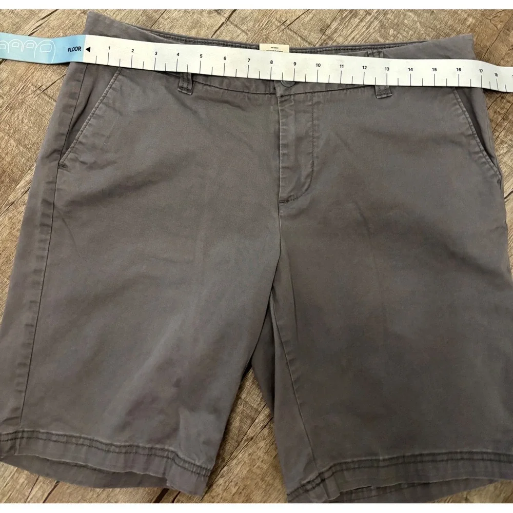 Magellan Outdoors Mens Grey‎ Chino Shorts Size 12 Stretch Flat Front Casual